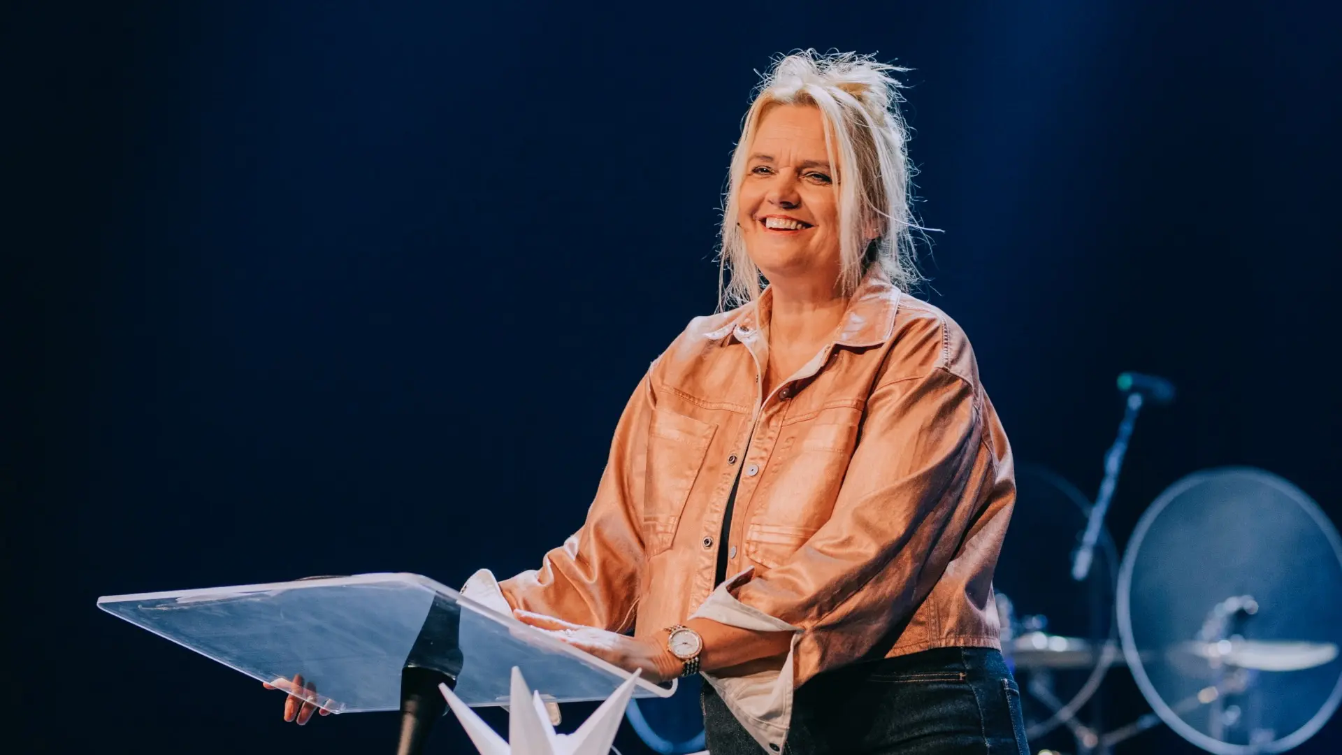 Van Kribbe Naar Kroon